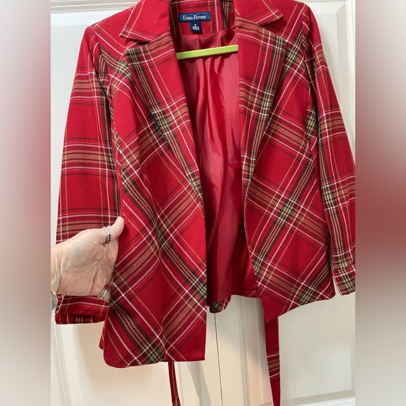 2000’s style Evan-Picone size 8 red plaid jacket, coat with belt and pockets - Picture 6 of 6